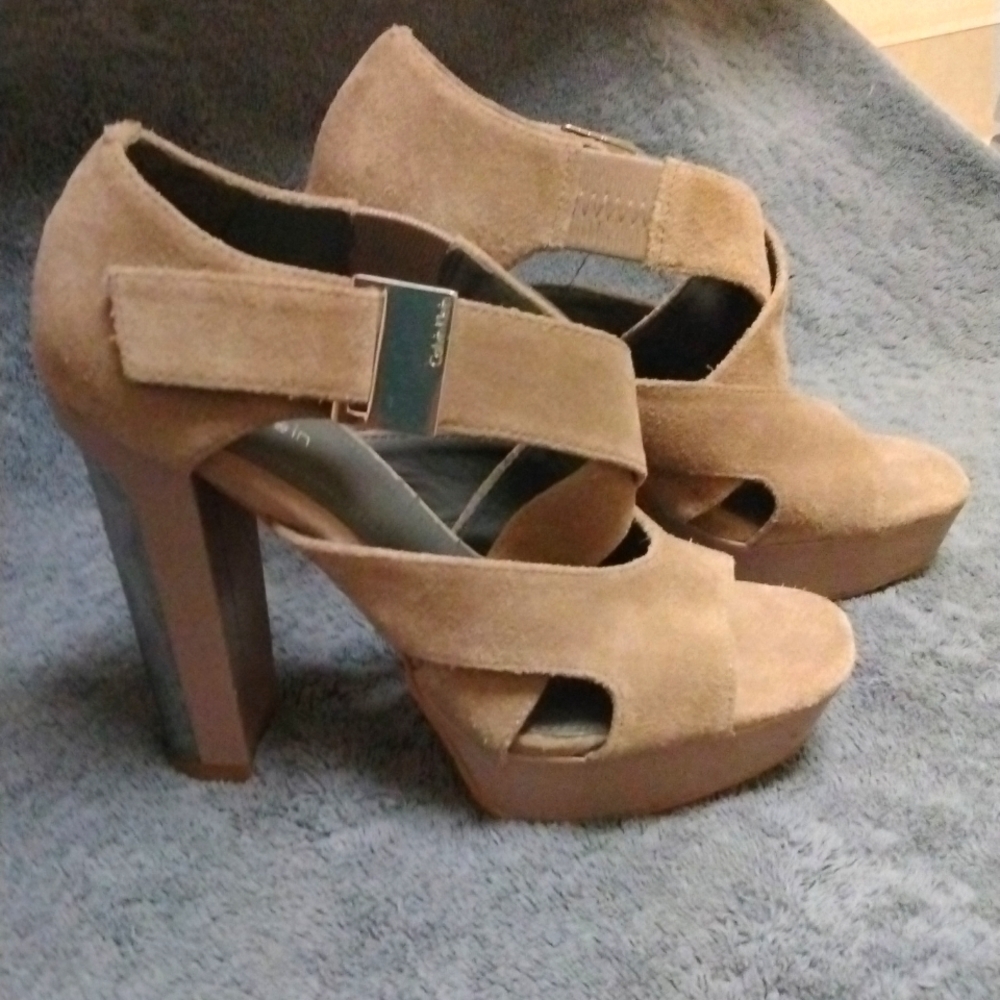 Calvin Klein suede platform shoe size 6.5